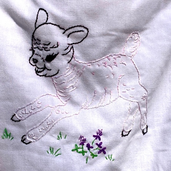 Vintage Embroidered Baby Blanket Quilt 37”x45” 👶🏼 - Picture 2 of 9